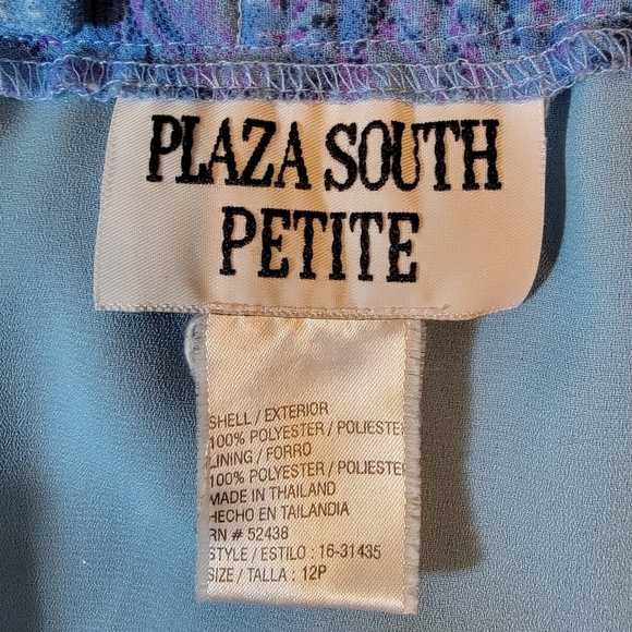 Place South Petite Skirt with matching blouse. Size 12 Petite - Picture 6 of 9